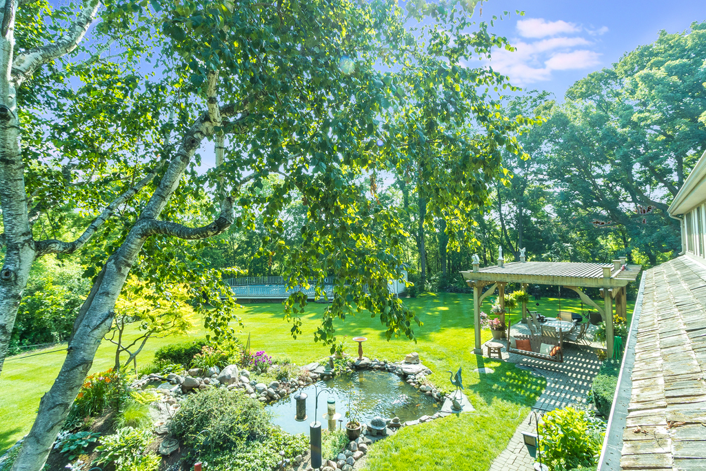 41W586 Golden Oaks Lane