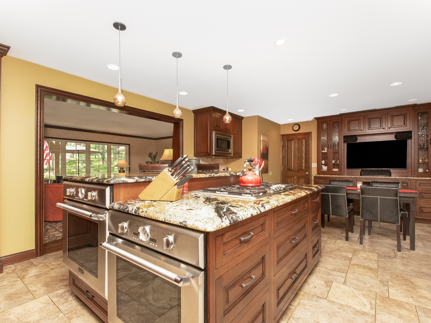 41W586 Golden Oaks Lane