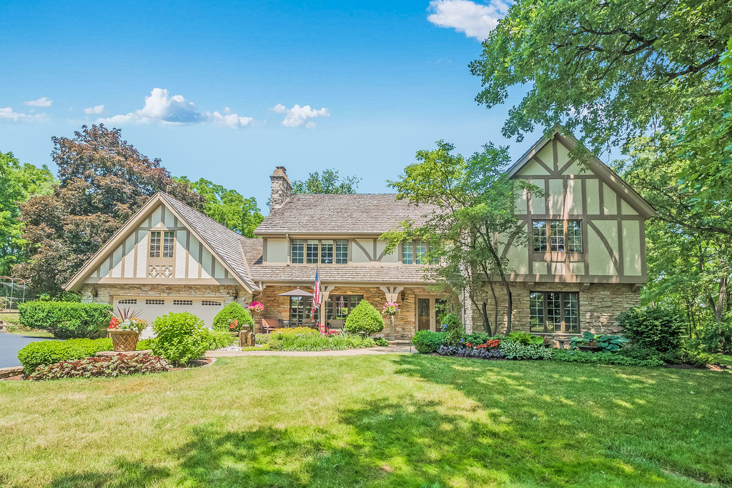 41W586 Golden Oaks Lane