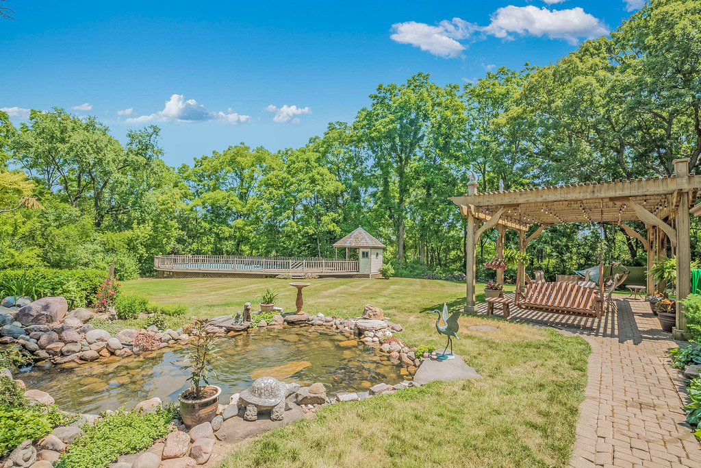 41W586 Golden Oaks Lane