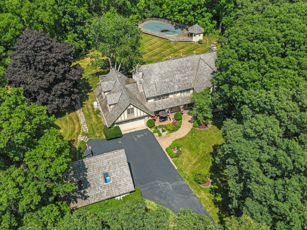 41W586 Golden Oaks Lane