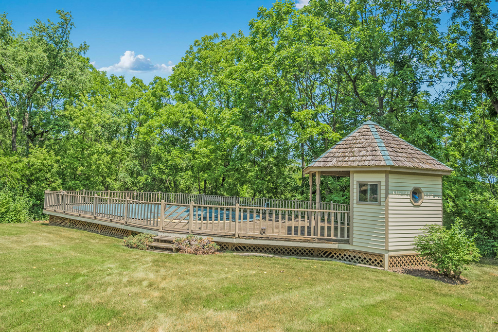 41W586 Golden Oaks Lane