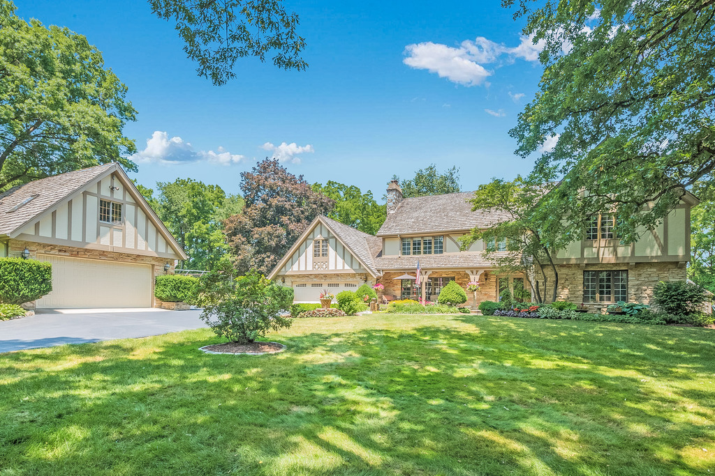 41W586 Golden Oaks Lane