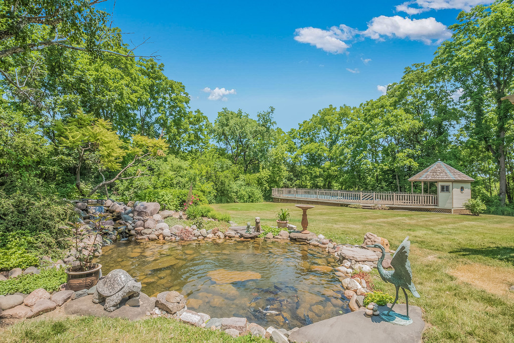 41W586 Golden Oaks Lane