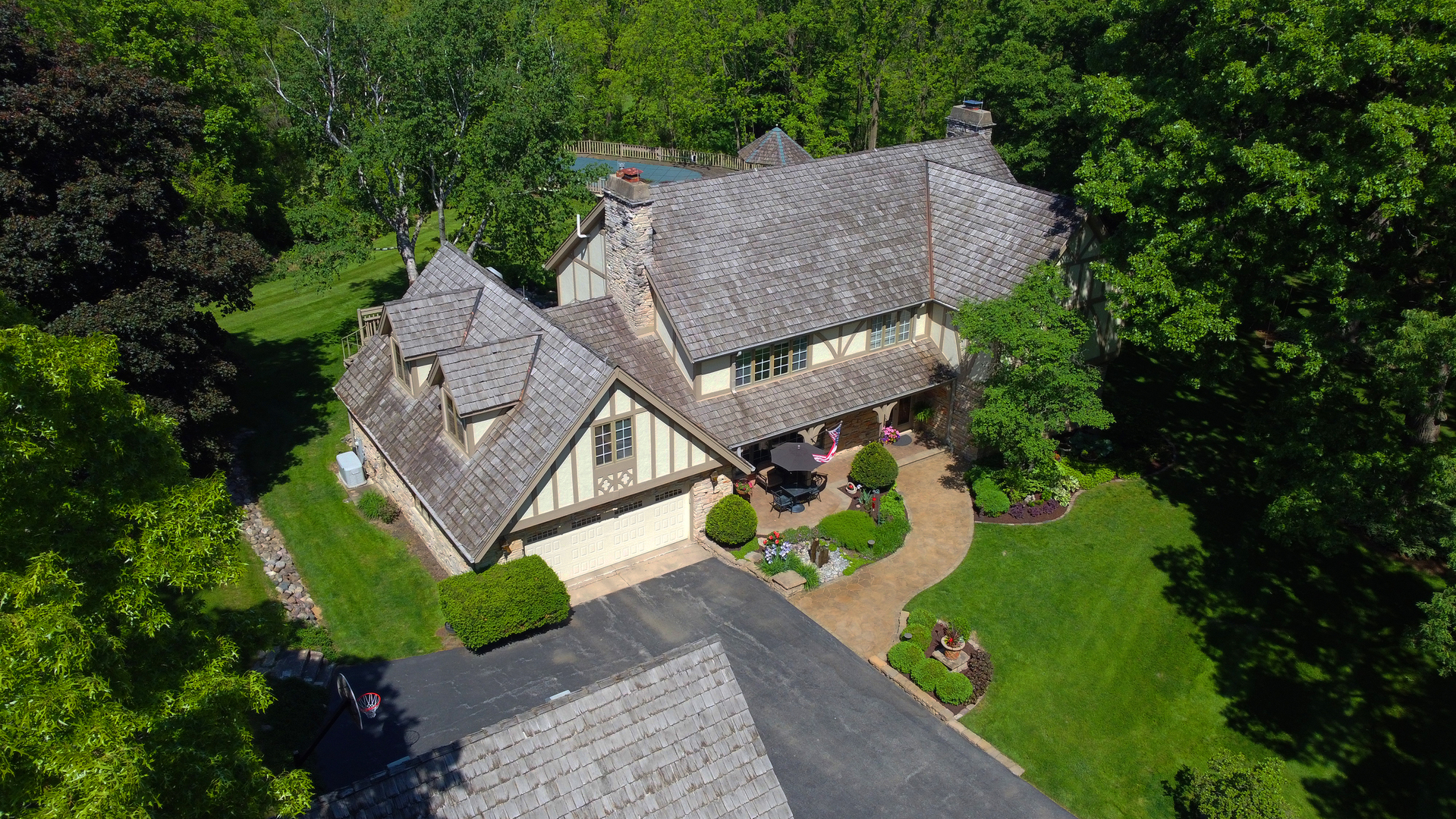 41W586 Golden Oaks Lane