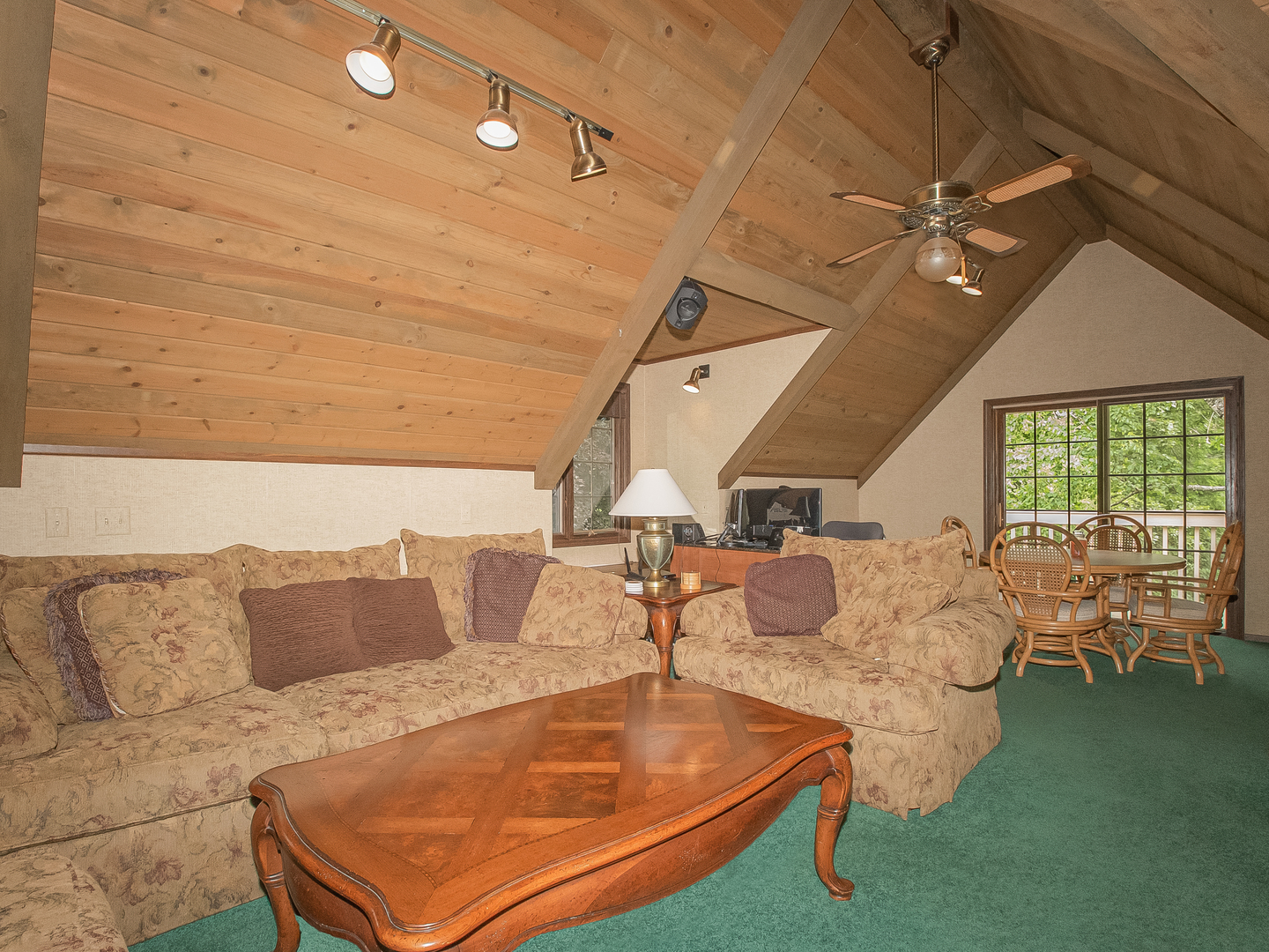 41W586 Golden Oaks Lane