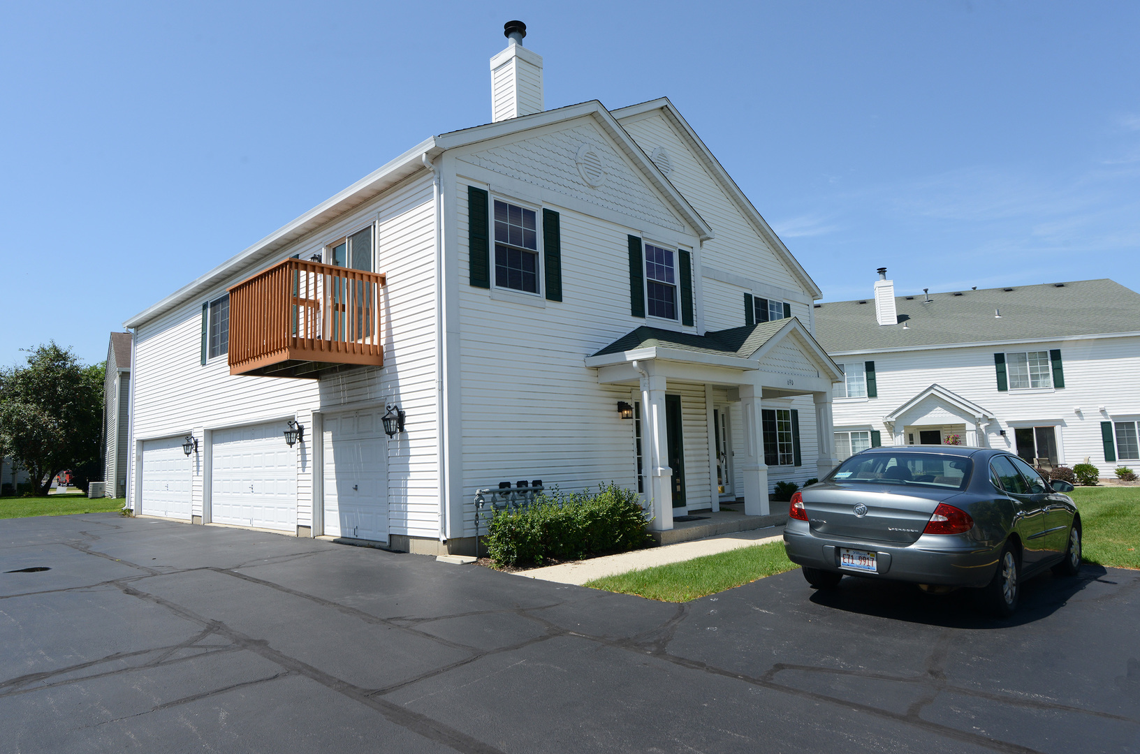 690 FIELDCREST Drive Unit: C