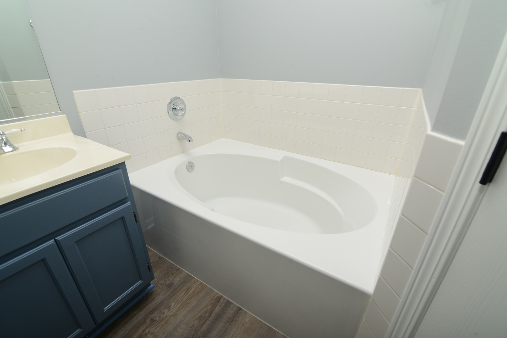 690 FIELDCREST Drive Unit: C