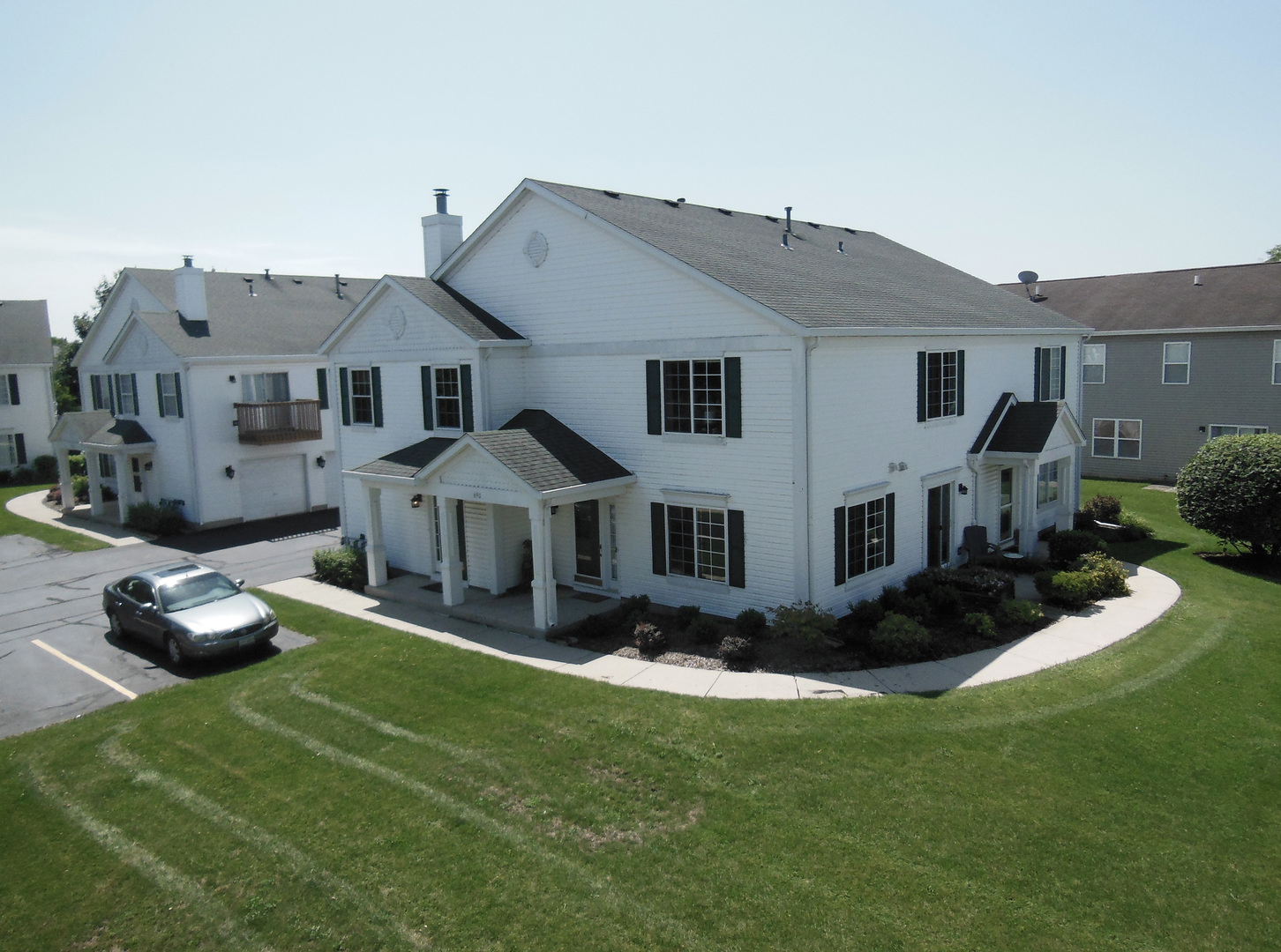 690 FIELDCREST Drive Unit: C