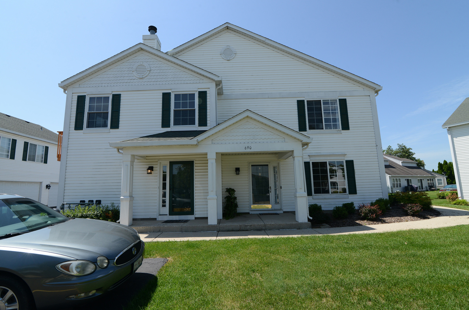 690 FIELDCREST Drive Unit: C