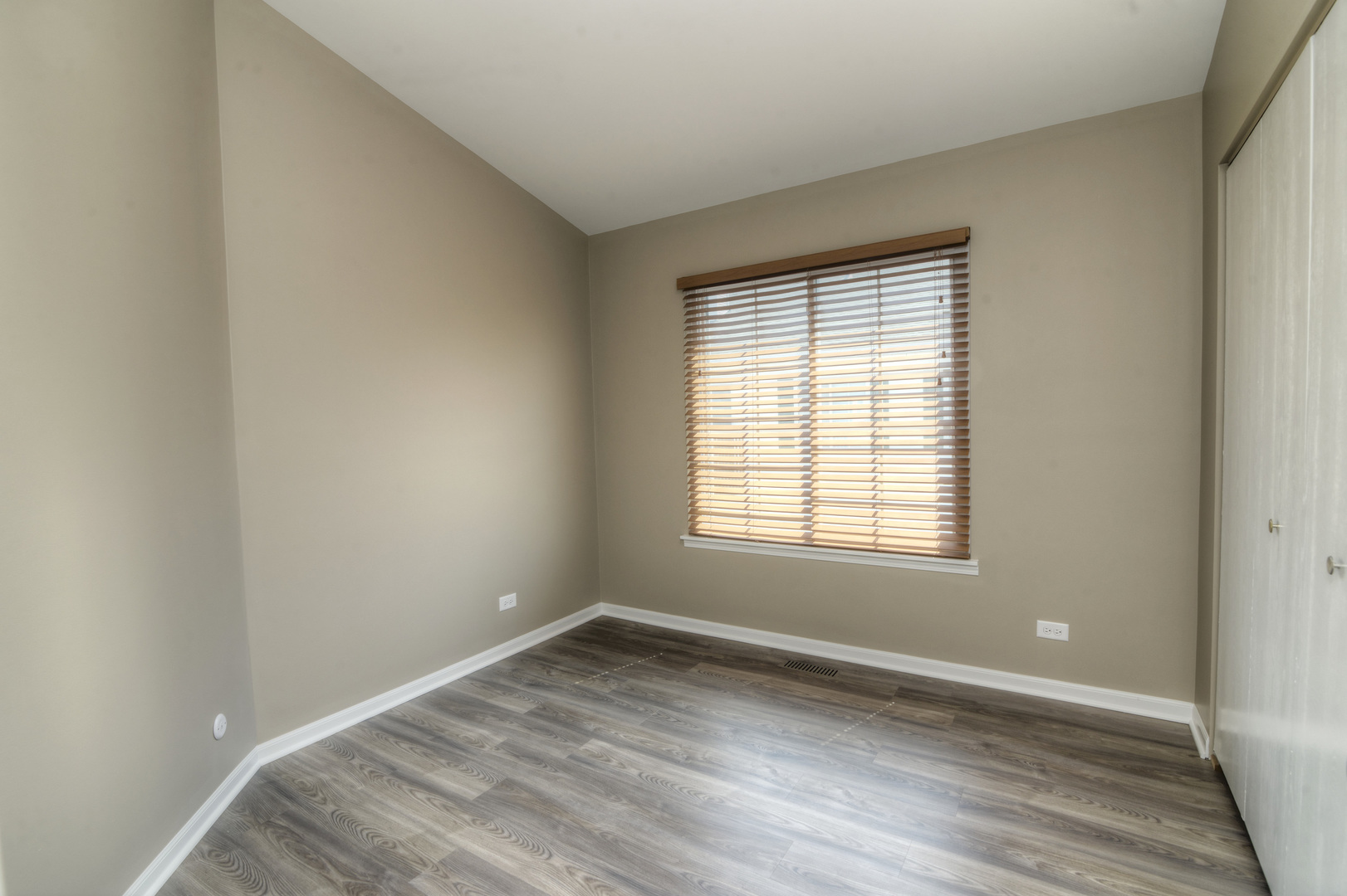 690 FIELDCREST Drive Unit: C
