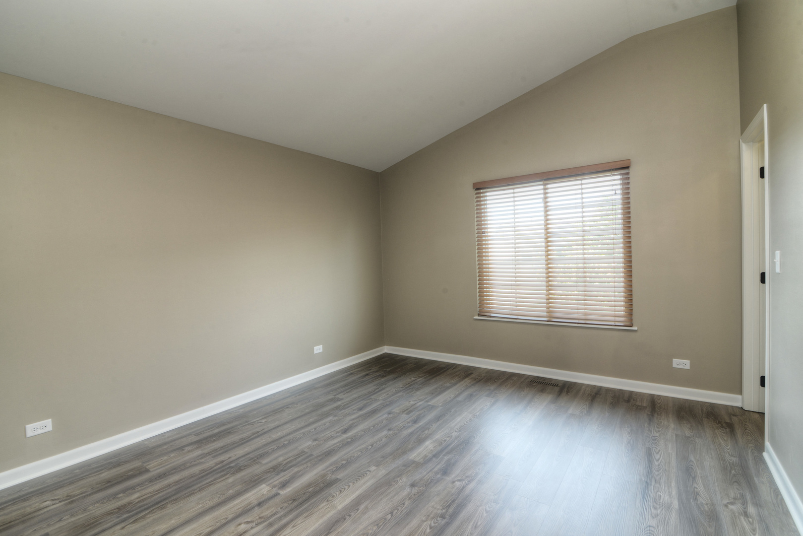 690 FIELDCREST Drive Unit: C