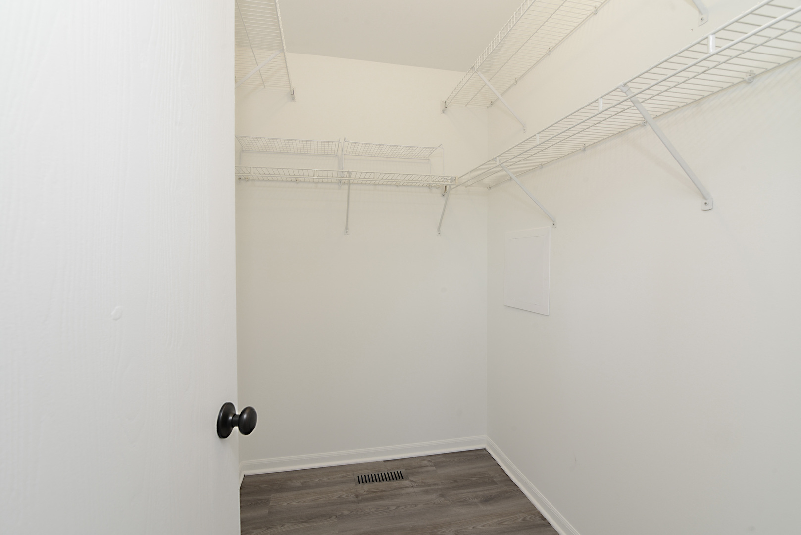 690 FIELDCREST Drive Unit: C