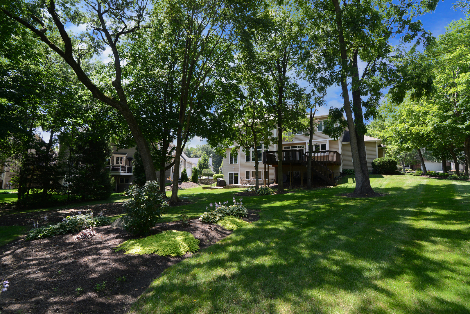 2002 KING EDWARD Avenue