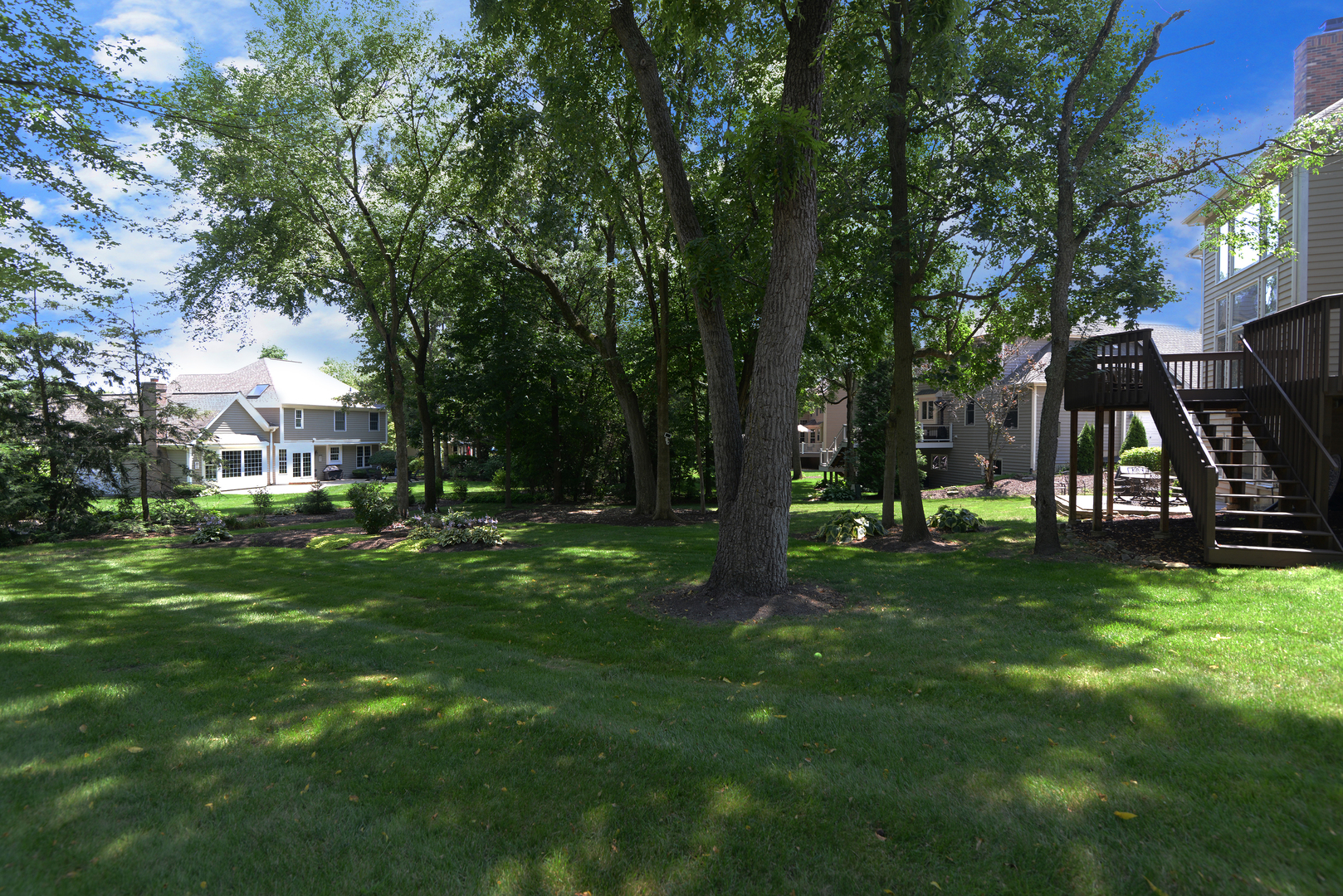 2002 KING EDWARD Avenue