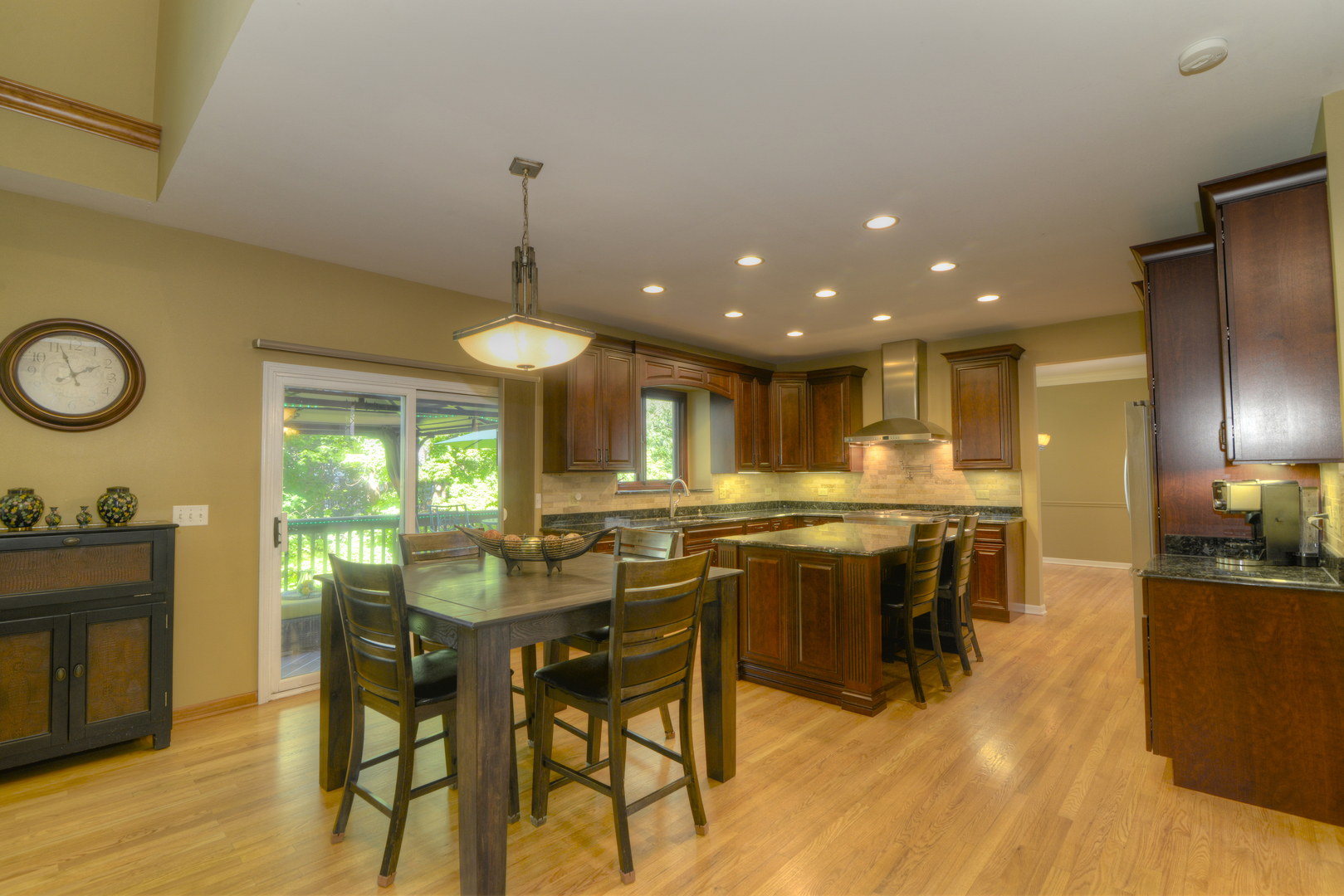 3706 Queen Elizabeth Court