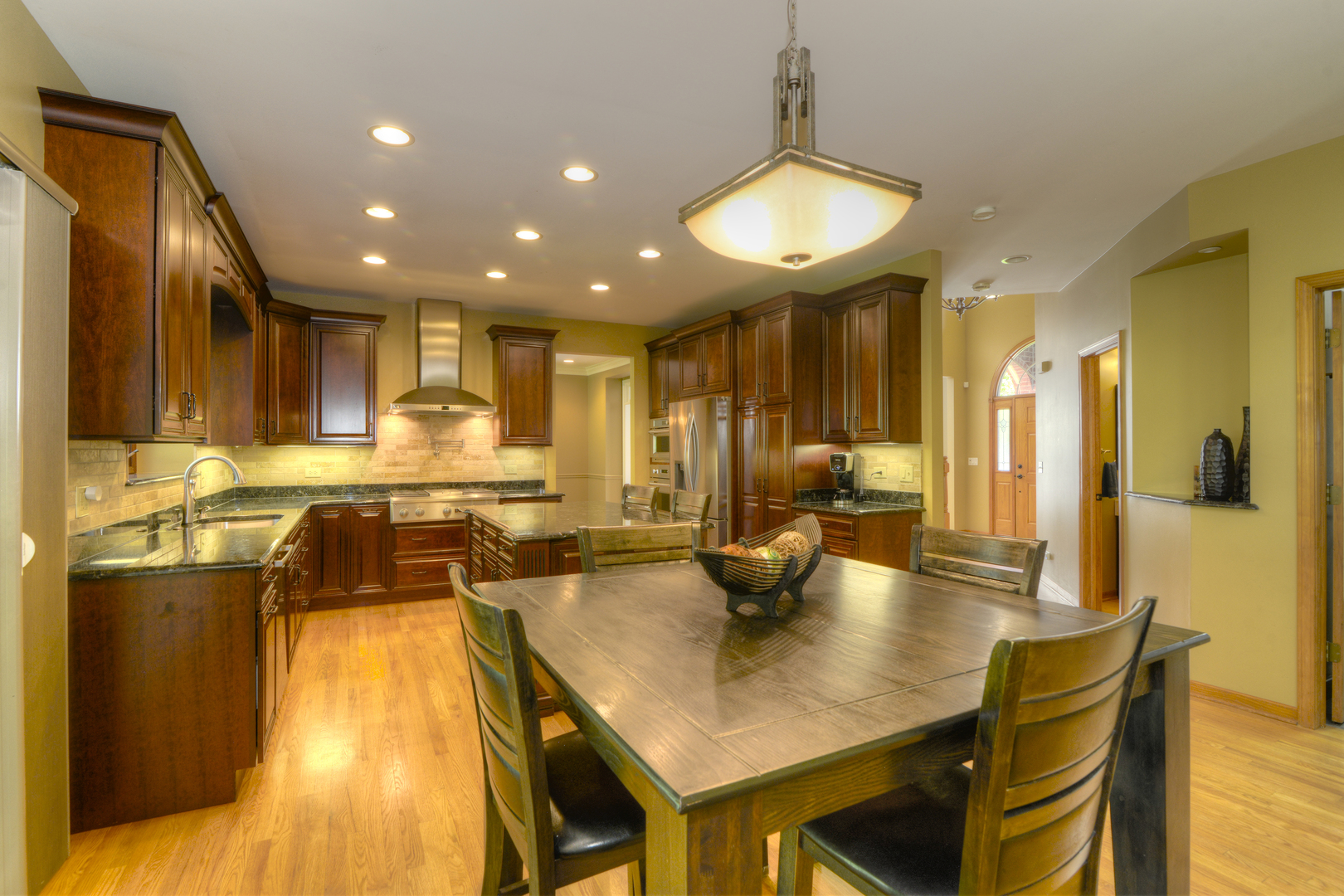 3706 Queen Elizabeth Court