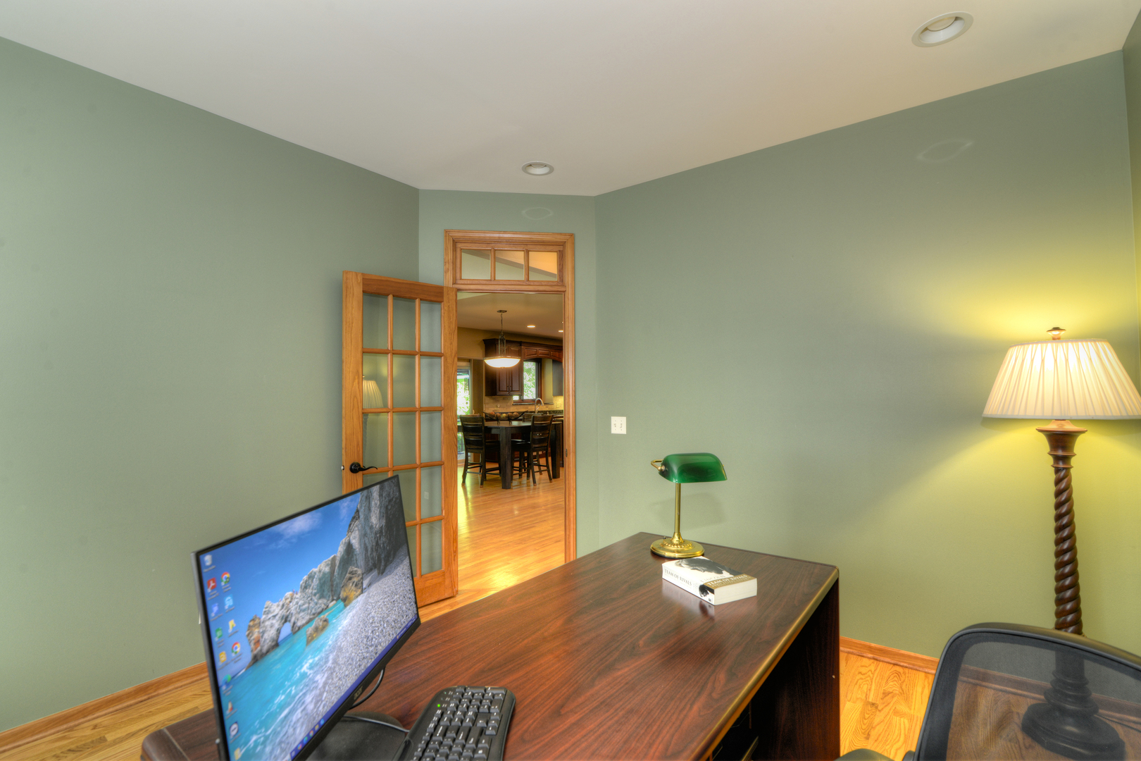3706 Queen Elizabeth Court