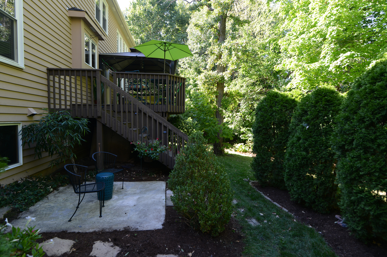 3706 Queen Elizabeth Court