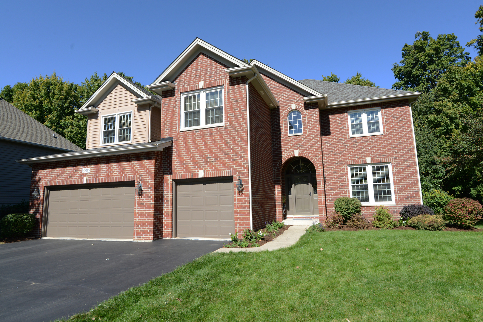 3706 Queen Elizabeth Court