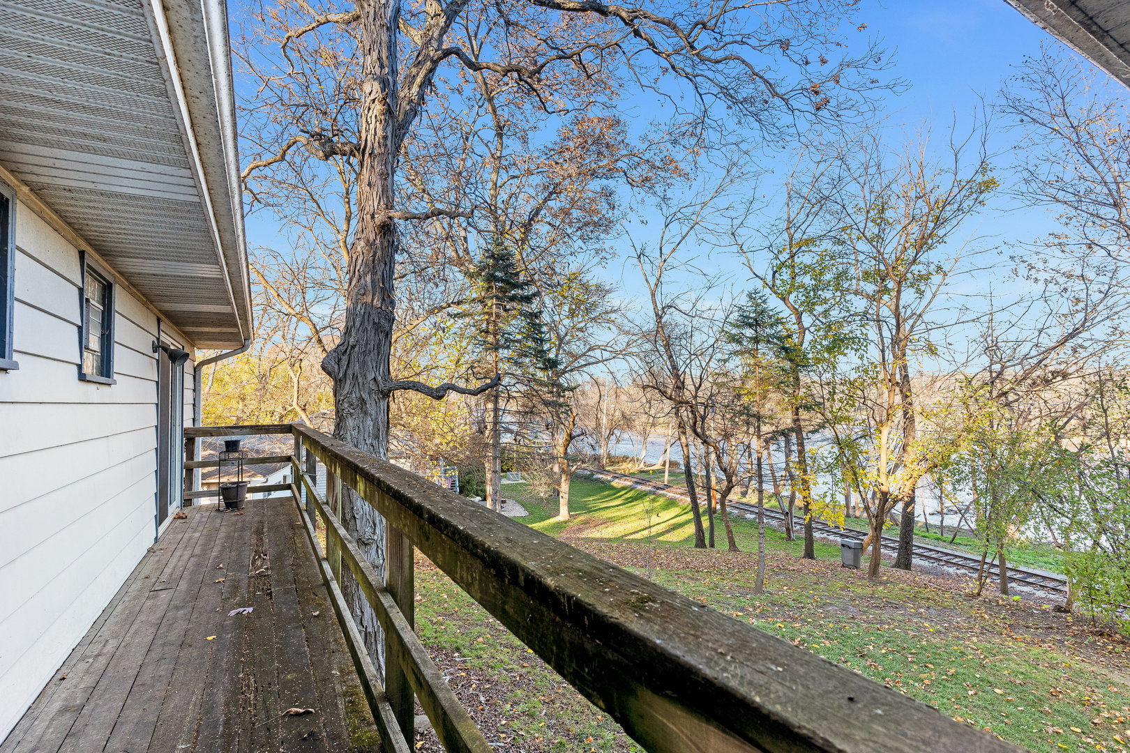 1041 Woodcliff Drive