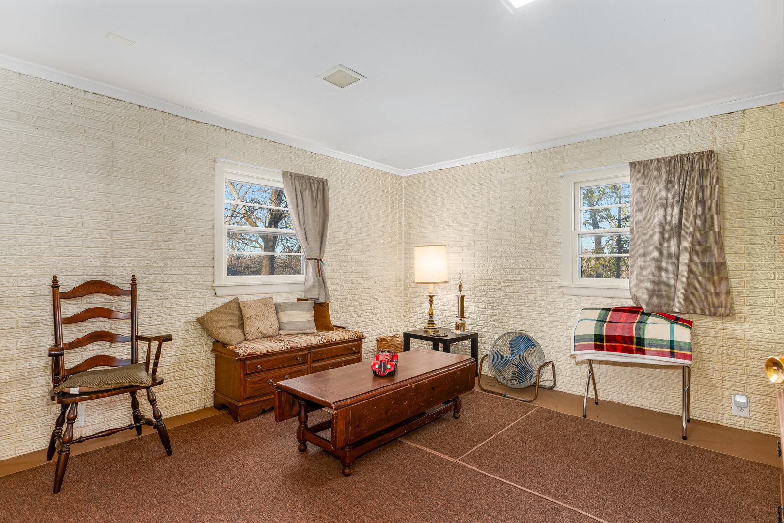 1041 Woodcliff Drive