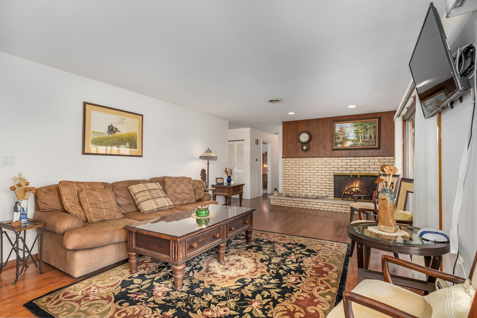 1041 Woodcliff Drive