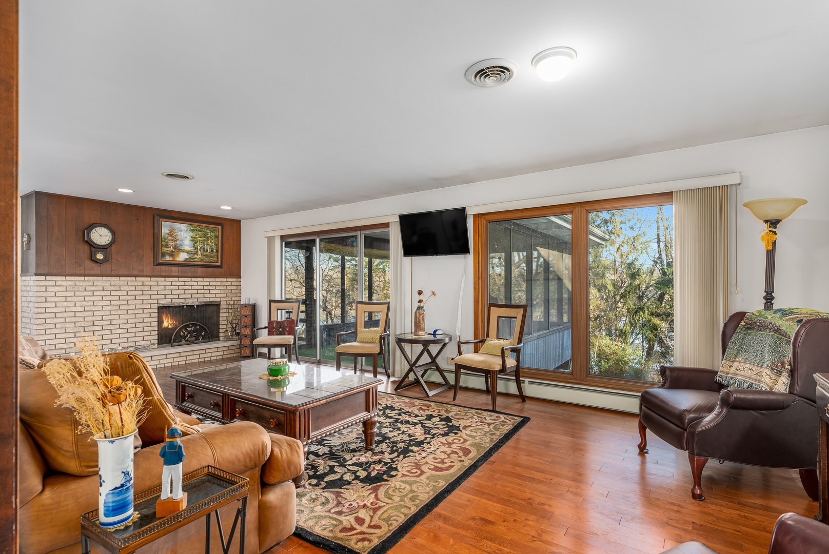 1041 Woodcliff Drive