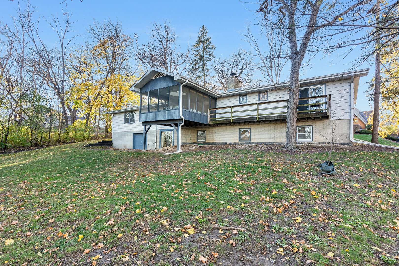 1041 Woodcliff Drive