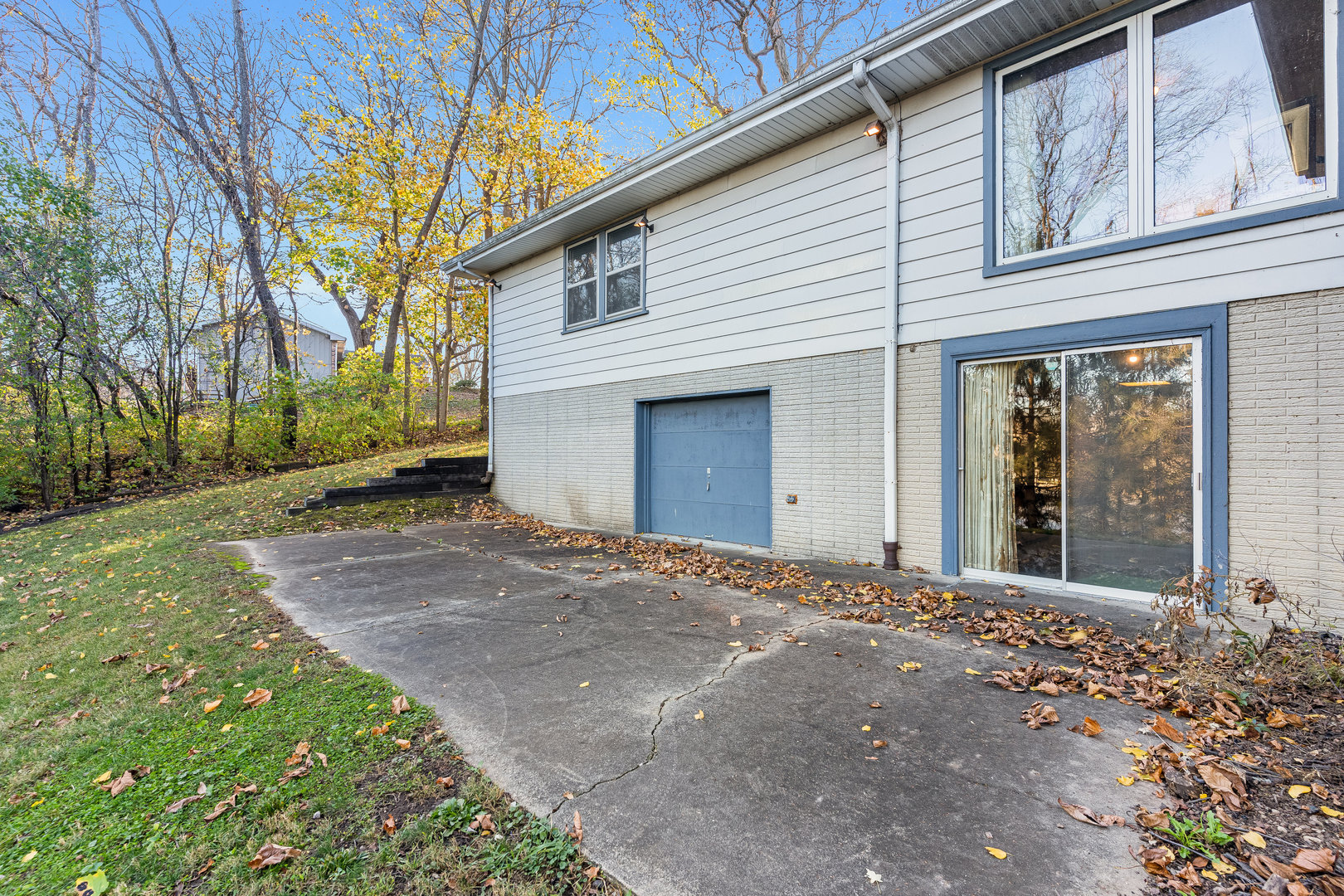1041 Woodcliff Drive