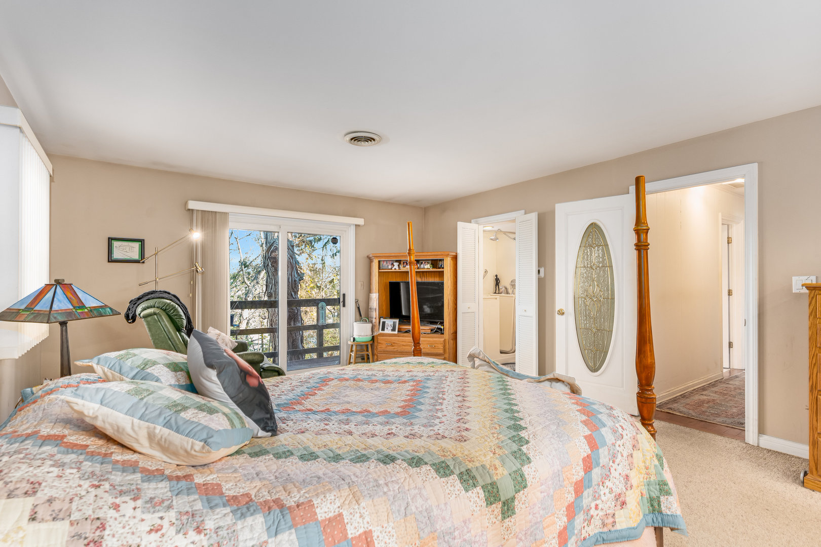 1041 Woodcliff Drive