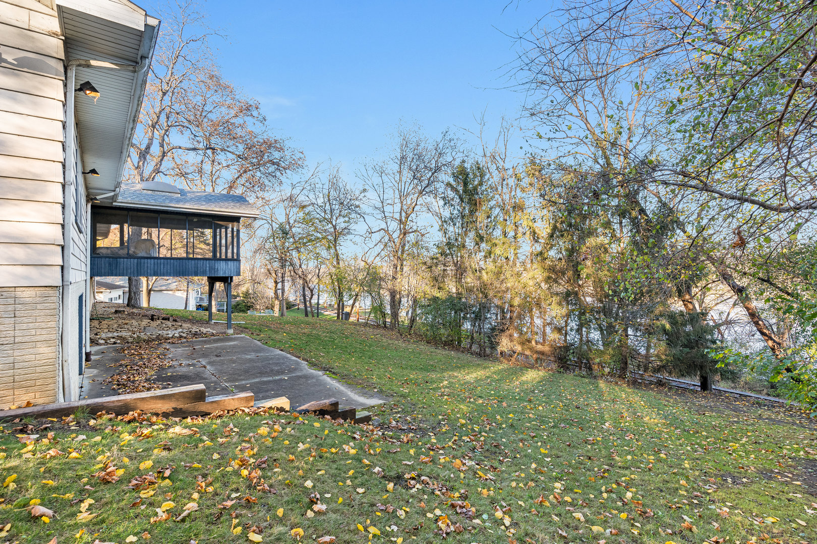 1041 Woodcliff Drive