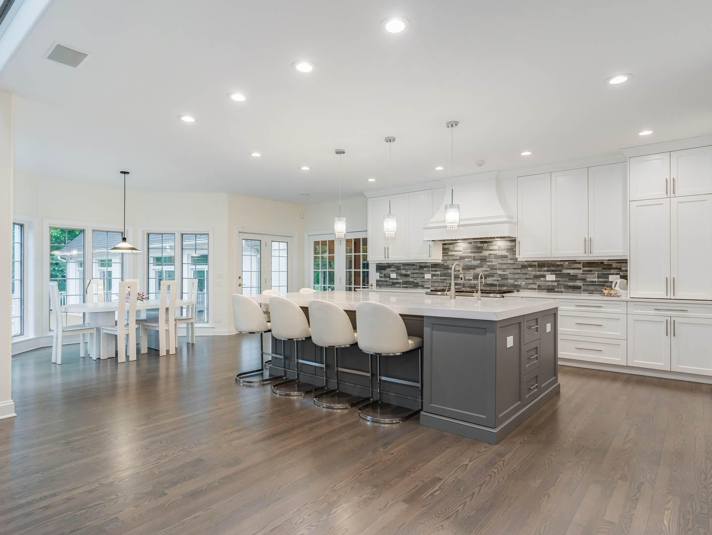 4N680 WARE WOODS Drive