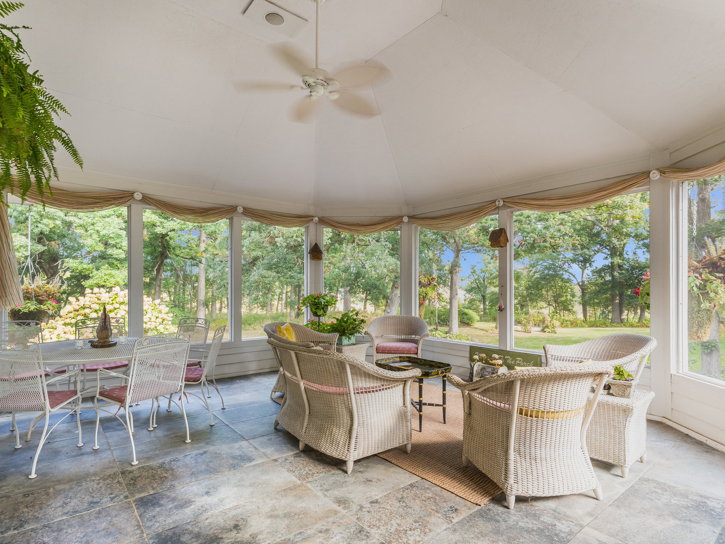 3N071 Campton Woods Drive