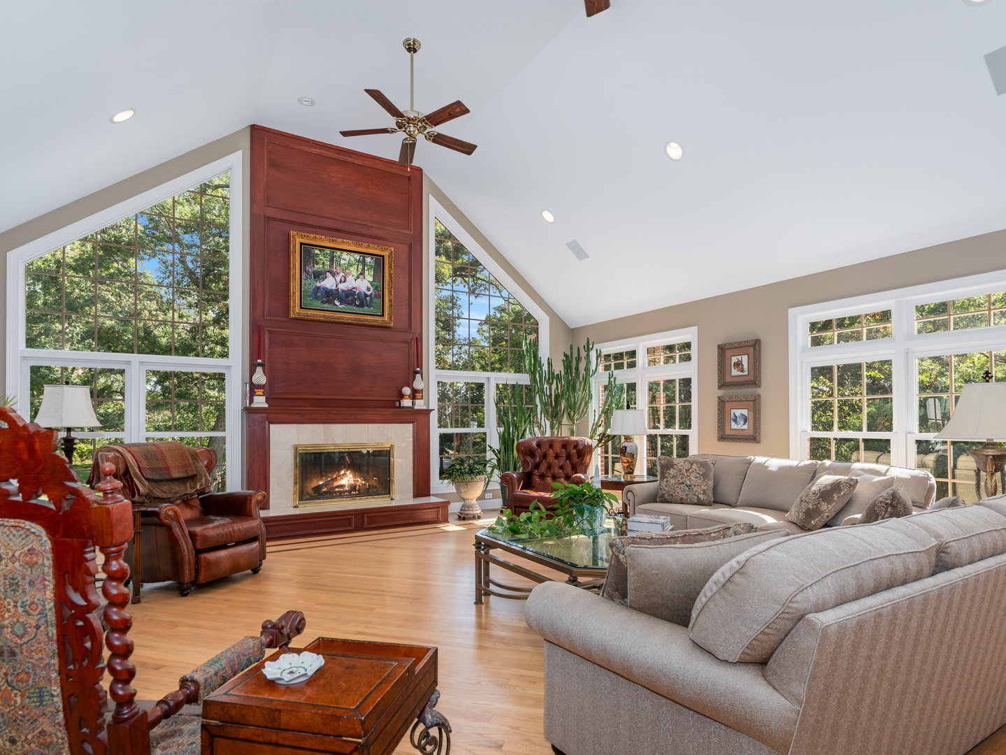 3N071 Campton Woods Drive