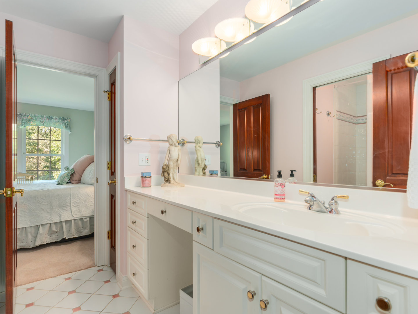 3N071 Campton Woods Drive