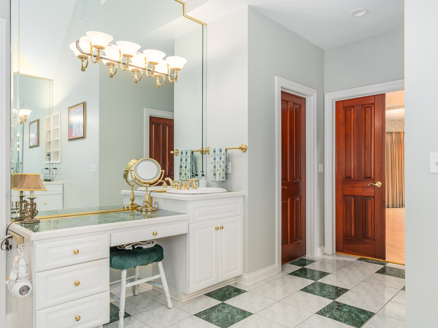 3N071 Campton Woods Drive