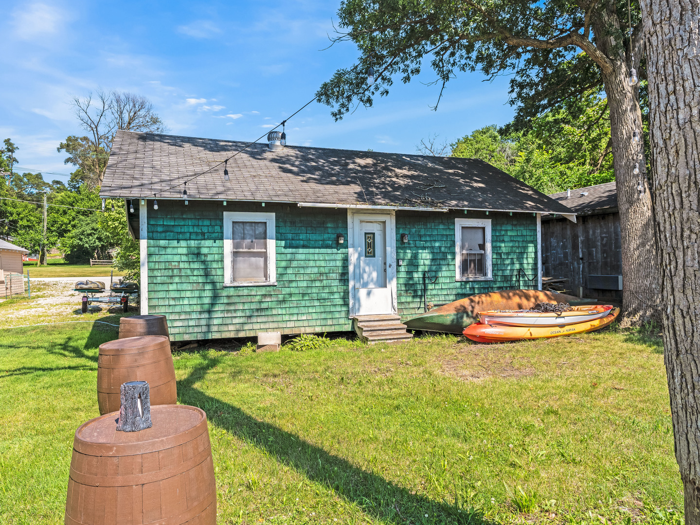 5N092 Grove Avenue
