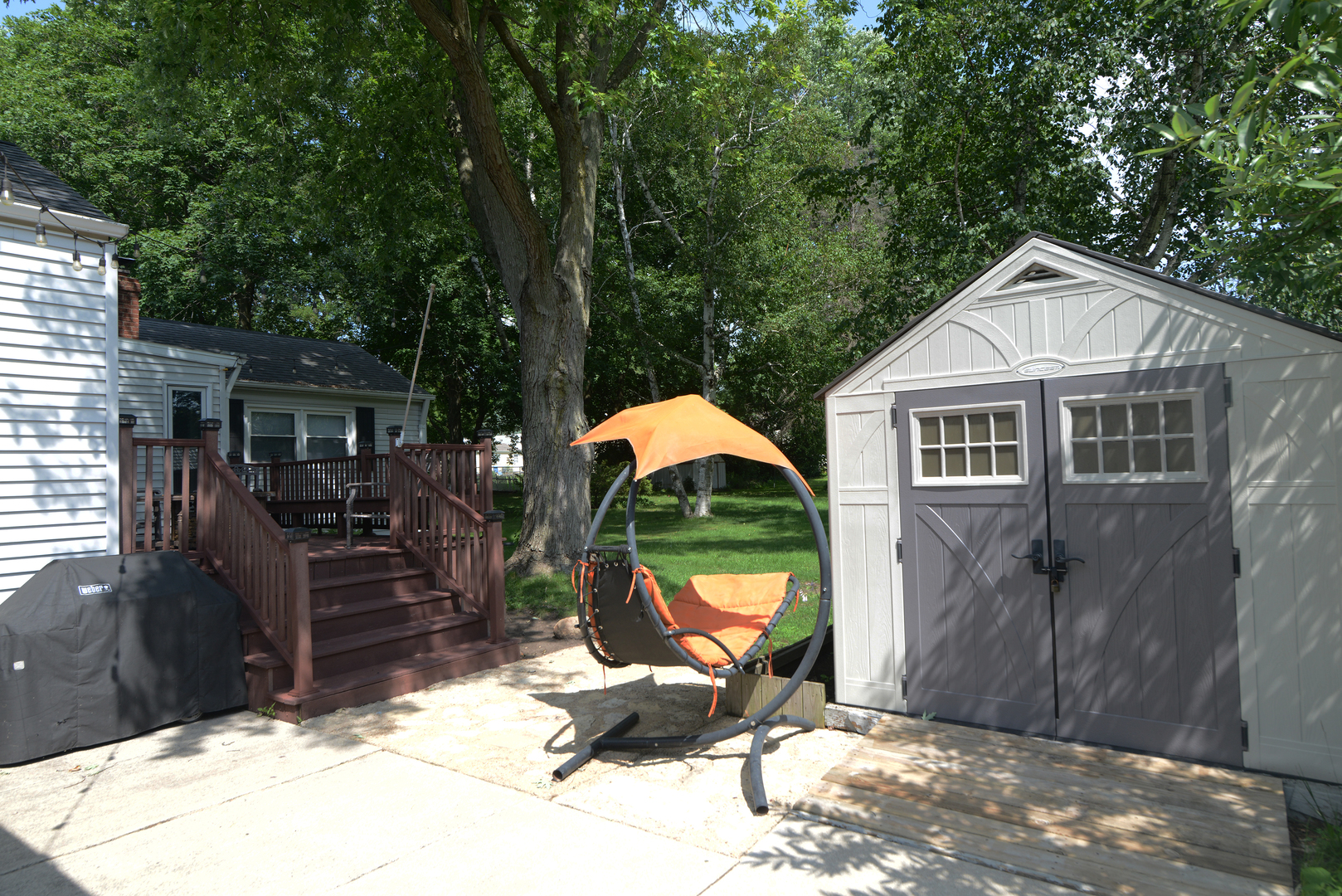 385 E Lincoln Street