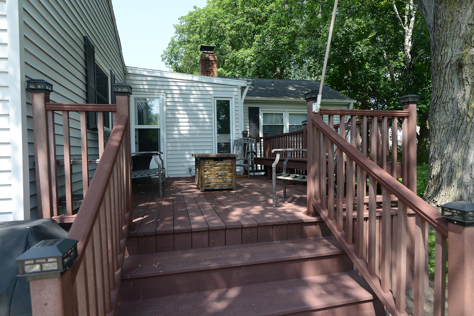 385 E Lincoln Street