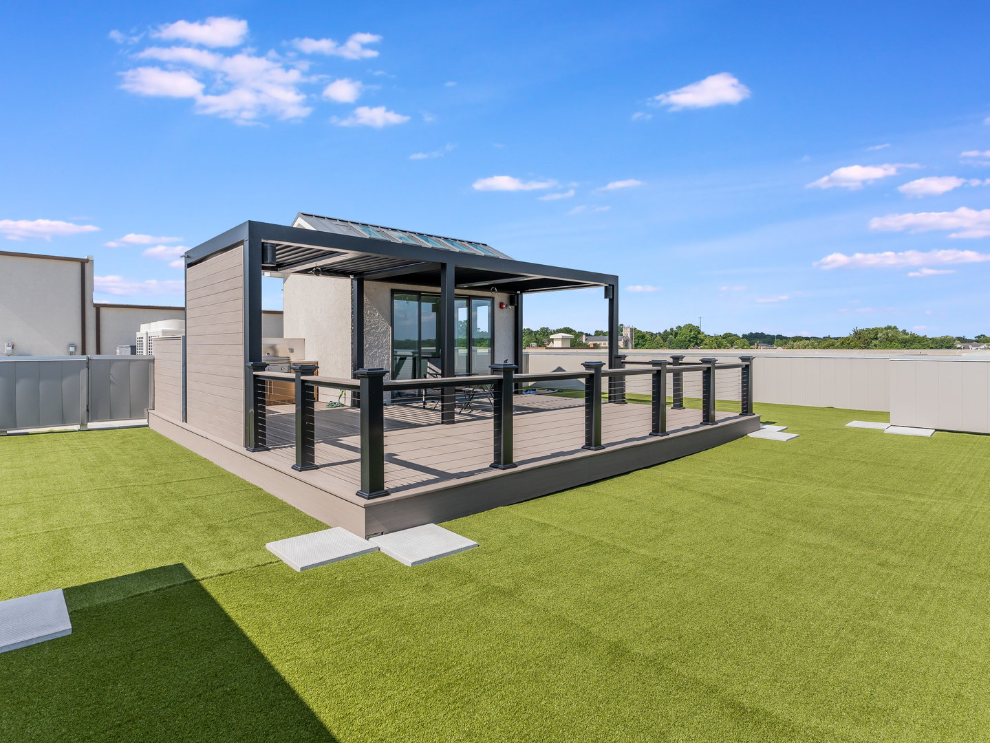 10 Illinois Street Unit: 5A