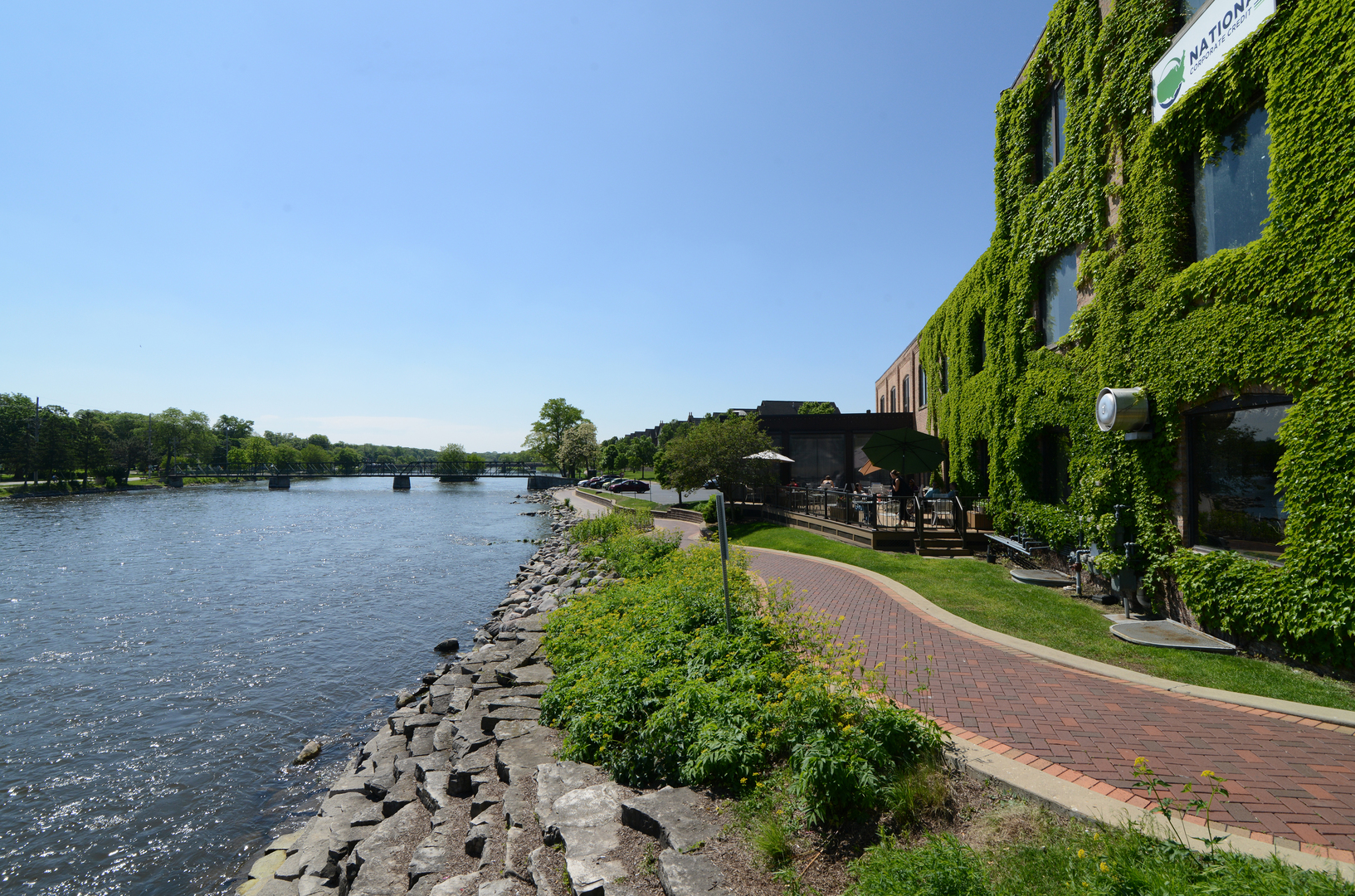 10 Illinois Street Unit: 5A