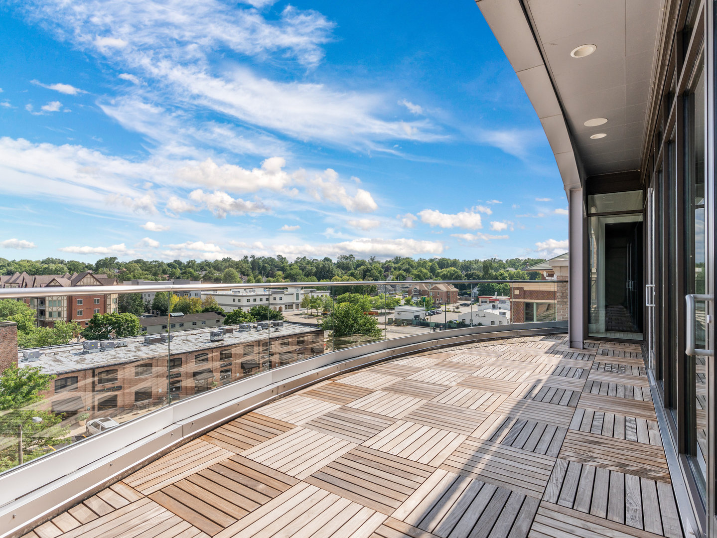 10 Illinois Street Unit: 5A