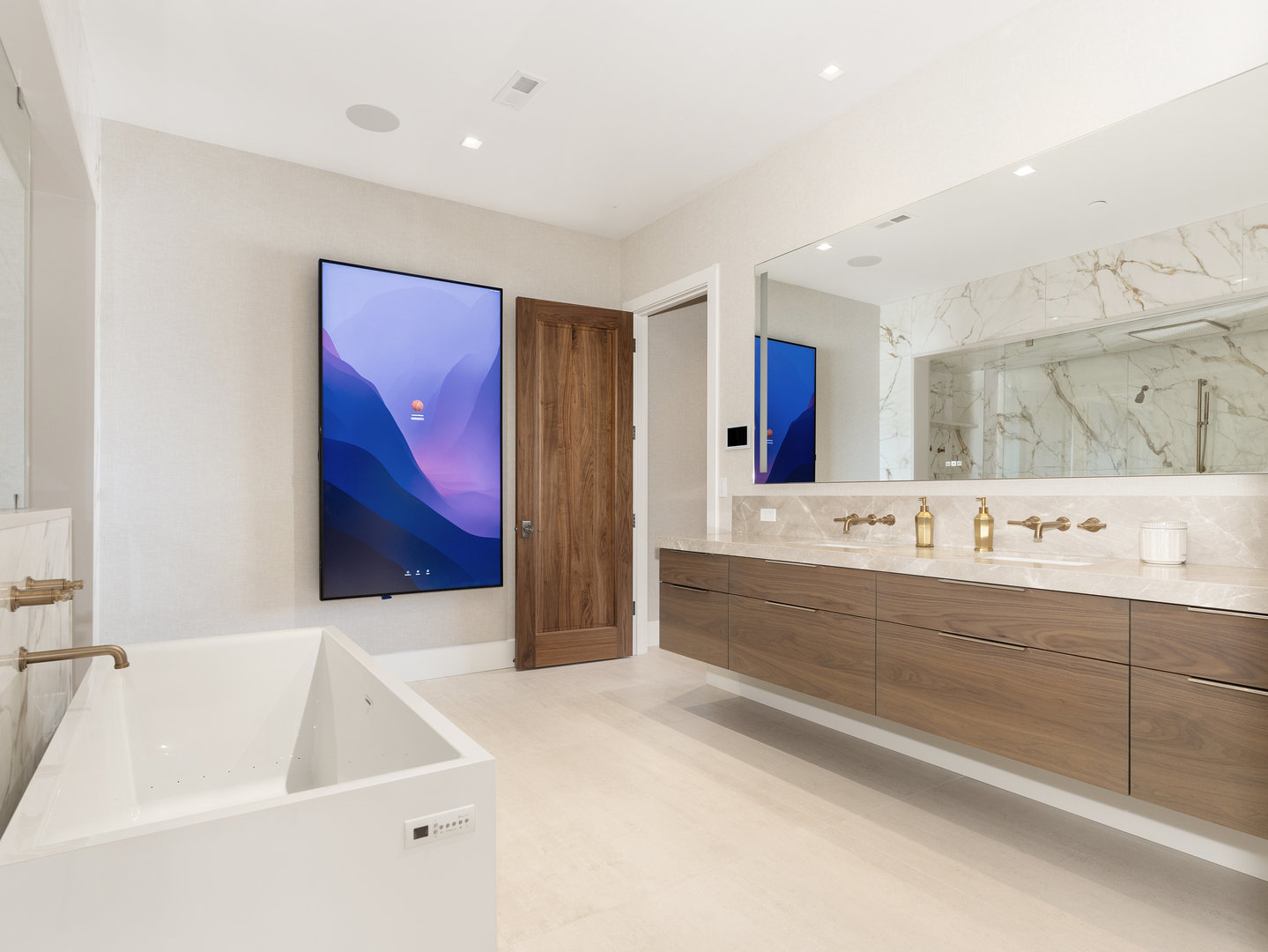 10 Illinois Street Unit: 5A