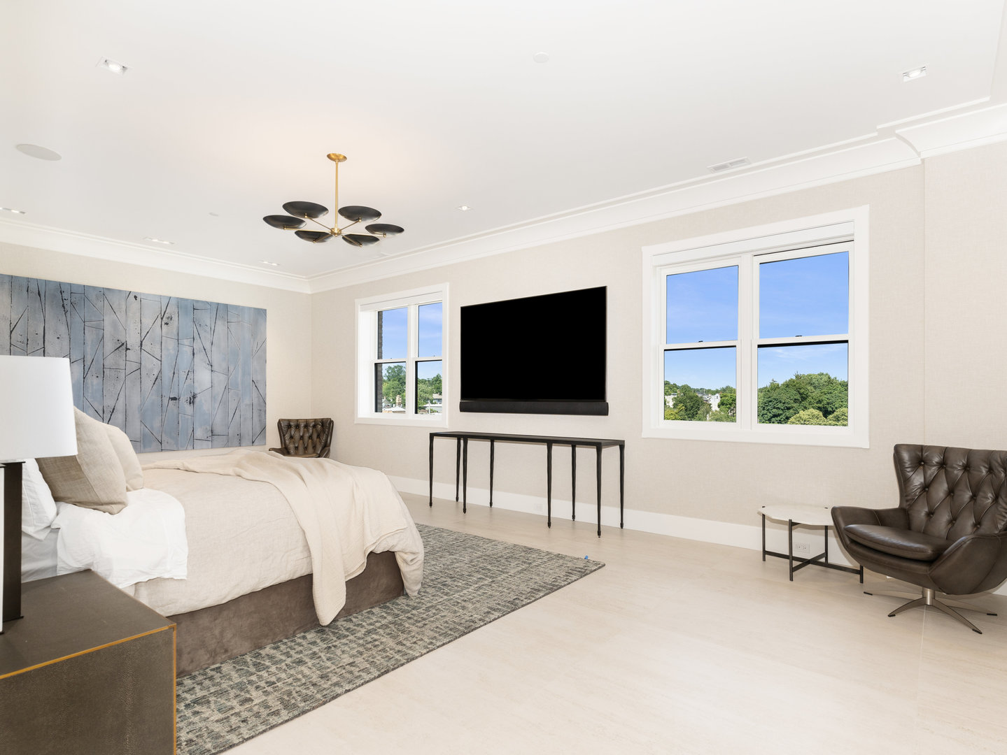 10 Illinois Street Unit: 5A