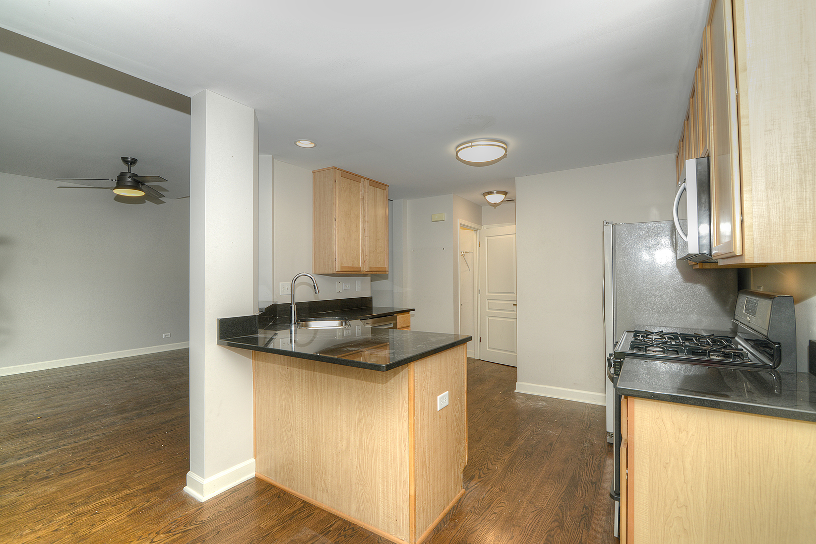 531 METROPOLITAN Street