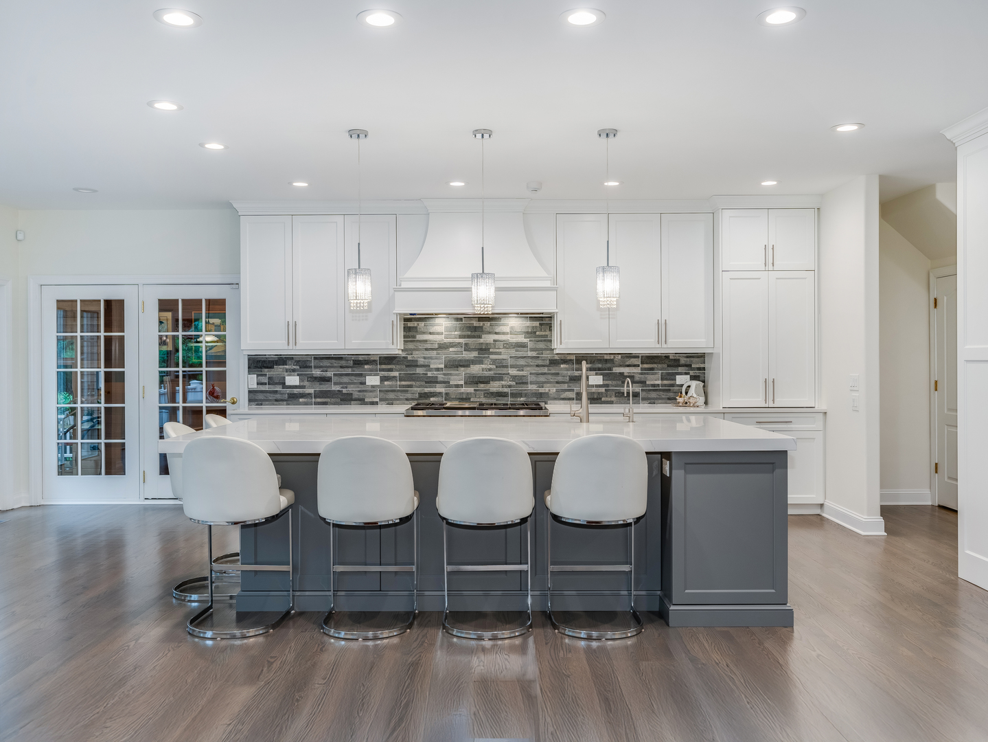 4N680 WARE WOODS Drive