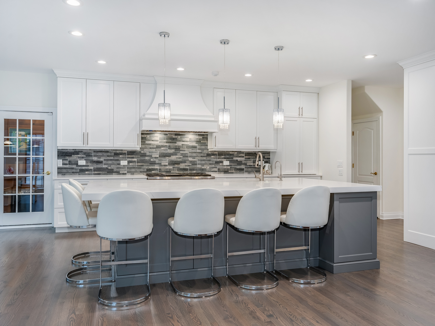 4N680 WARE WOODS Drive