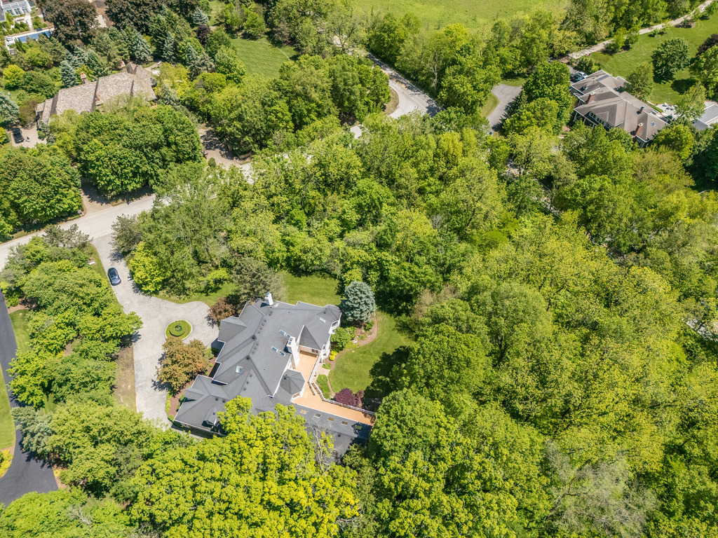 4N680 WARE WOODS Drive