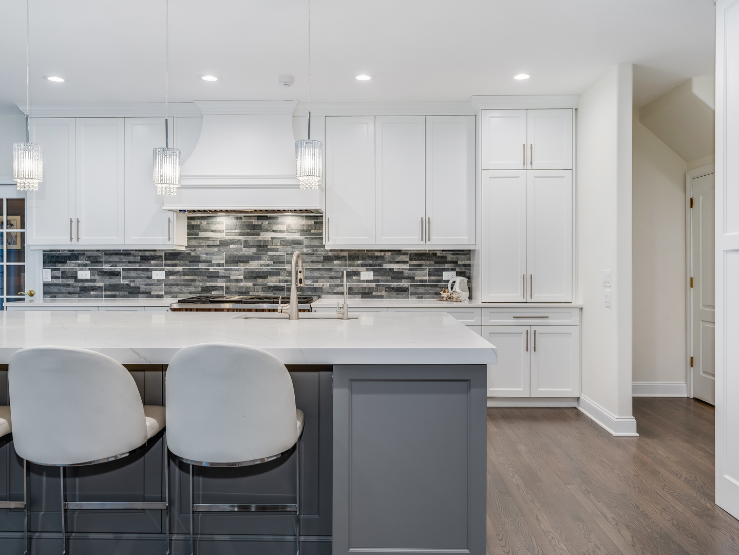 4N680 WARE WOODS Drive